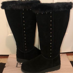 Bearpaw Suede Black Boots